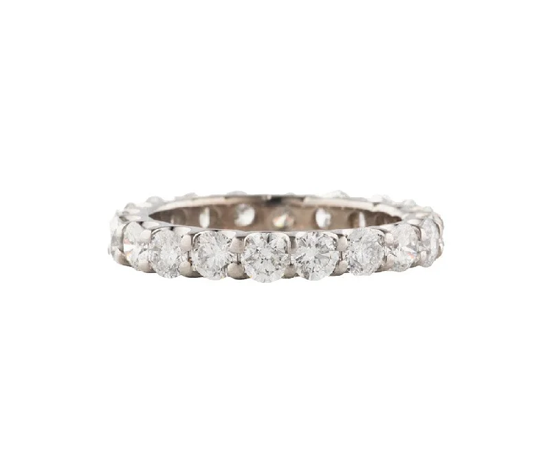 2.25ctw Round Diamond Shared Prong Eternity Wedding Band Ring in 18K